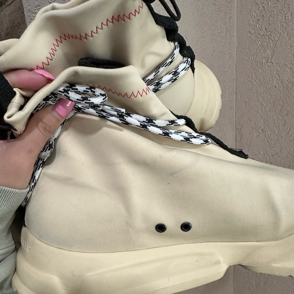 John Geiger 002 'Cream' PIxburgh, Black and White laces, Mens Size-13, - Picture 7 of 10